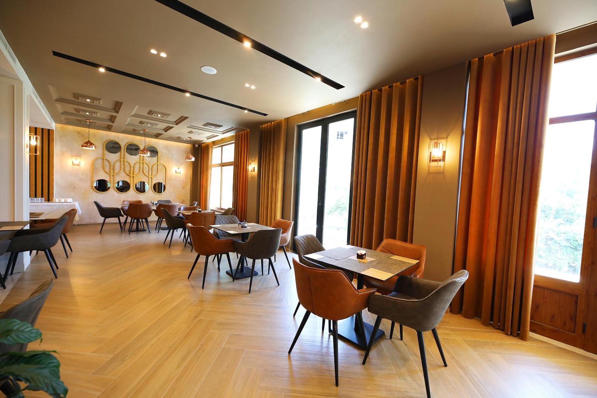 Hotel Erjuma Vlore Exterior photo